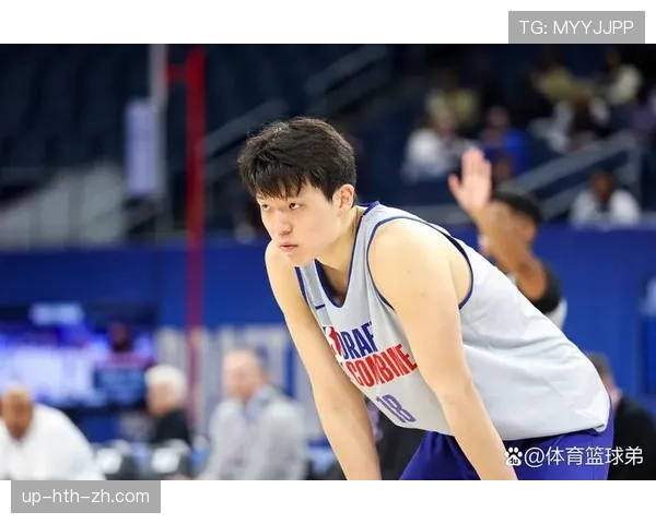 杨瀚森训练完偷偷吃炸鸡被拍，这自律人设还立得住吗？